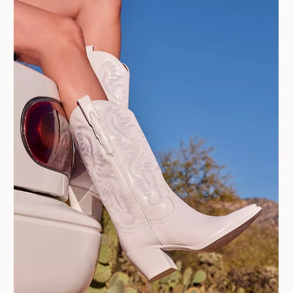 JEFFREY CAMPBELL Dagget Western Boot White Size 9 - Picture 1 of 10